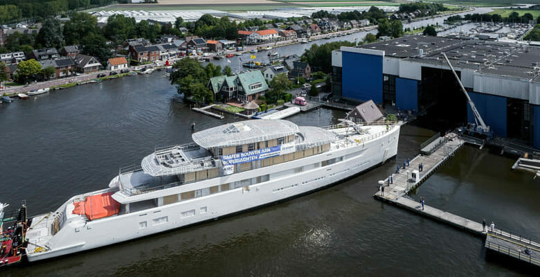 Яхта Feadship Project 825 в Ла-Кааге