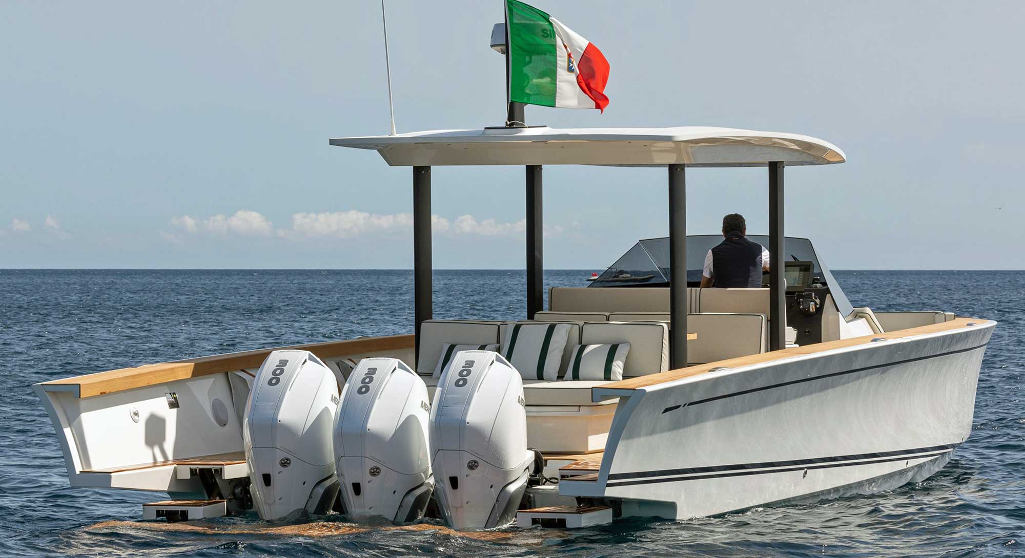 Swan Shadow Superyacht Chase Boat дебютирует в Америке: воскресное видео о суперъяхте