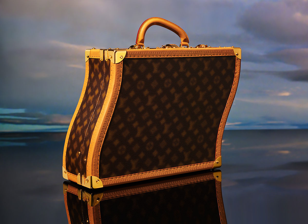 Давайте фигитал!  Louis Vuitton выпускает коллекцию Via Treasure Trunks, которая будет продаваться ограниченным тиражом NFT за 42 000 долларов.