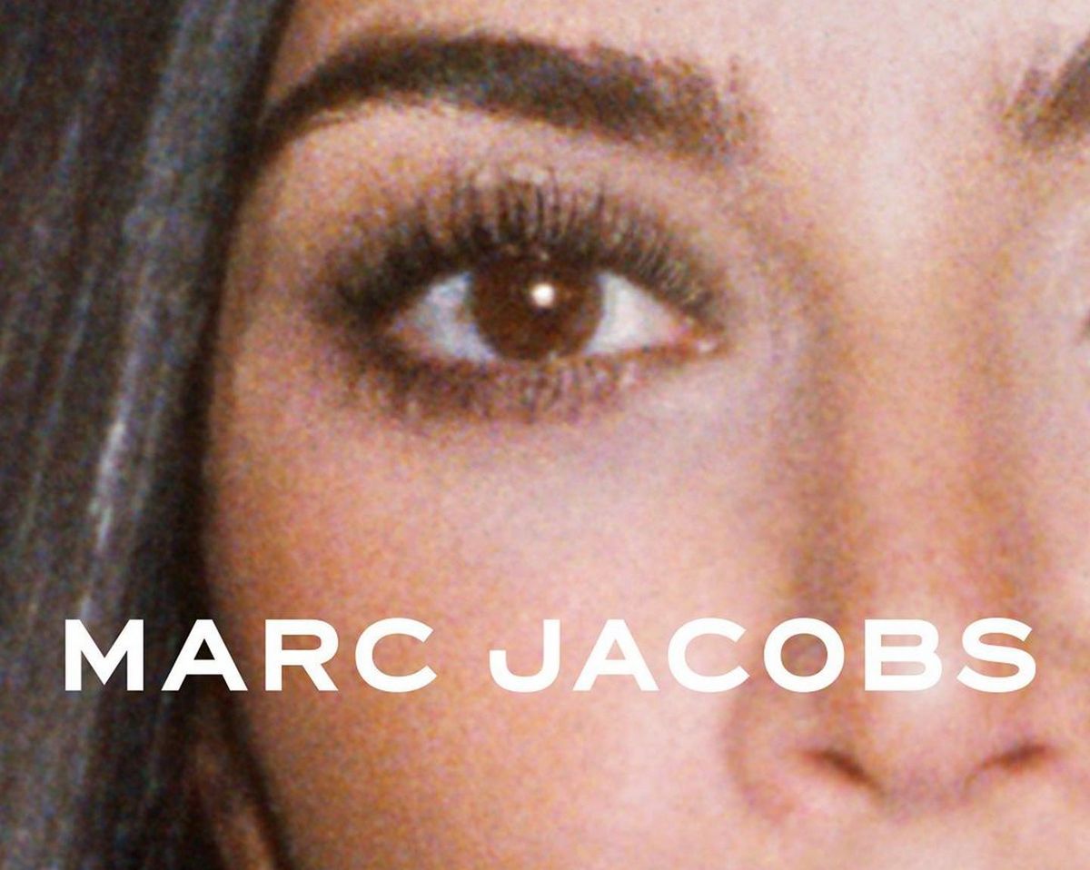 Ким Кардашьян выглядит завораживающе в роли нового лица Marc Jacobs.  Интернет, однако, не был доволен.